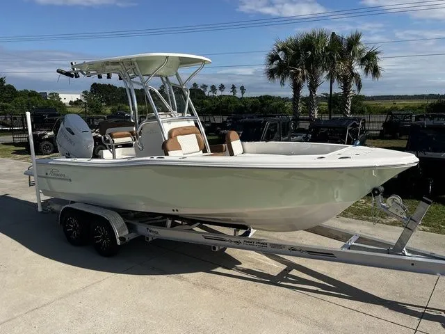 Slide: The Image of Pioneer 220 Bay Sport 2026 - 27