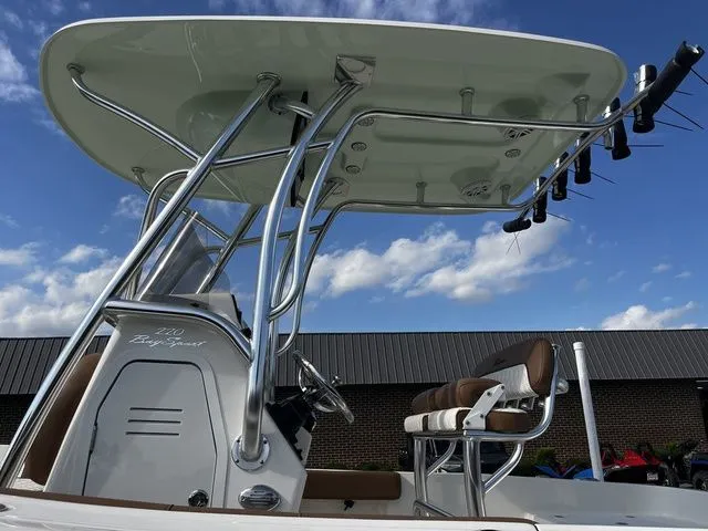 Slide: The Image of Pioneer 220 Bay Sport 2026 - 8