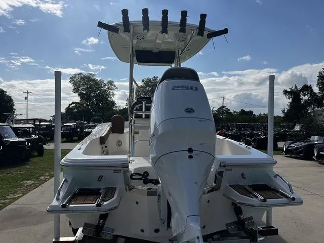 Slide: The Image of Pioneer 220 Bay Sport 2026 - 9