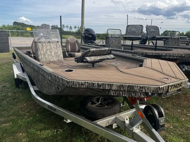 The Image of Thor LH1900 LOW COUNTRY - MOSSY OAK SHADOW GRASS 2026 - 1
