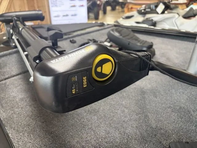 Slide: The Image of Tracker Pro 170 2026 - 3