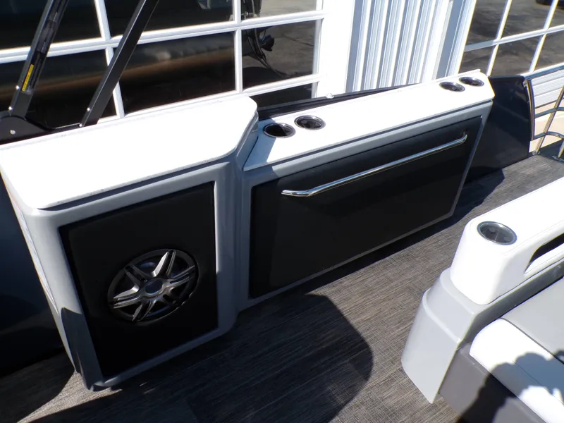 Slide: The Image of GODFREY TRITOONS Aqua Patio 255 SFL w/ iMPACT Plus 2025 - 24