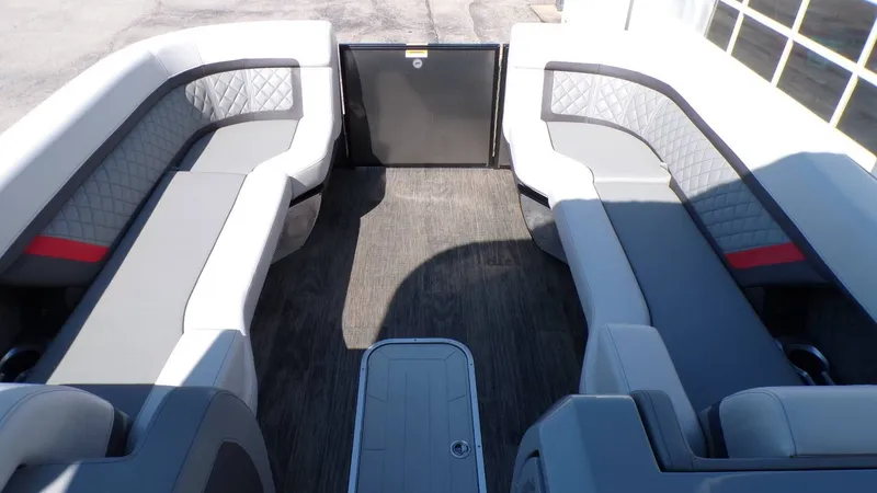 Slide: The Image of Godfrey Aqua Patio 2500 ULC 2021 - 14