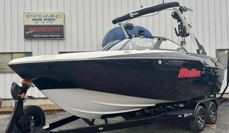 The Image of Malibu M220 2024 - 1