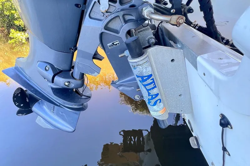 Slide: The Image of Outboard motor of 2016 NauticStar 2110 Sport with Atlas hydraulic jack plate. - 19