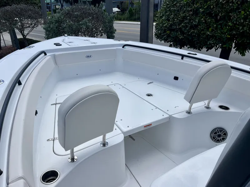 Slide: The Image of Sea Hunt Ultra 265 SE 2026 - 18