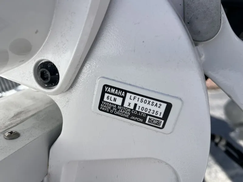 Slide: The Image of Sea Hunt Ultra 265 SE 2026 - 8