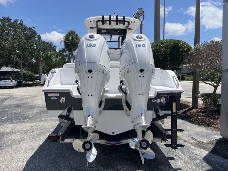 Slide: The Image of Sea Hunt Ultra 265 SE 2026 - 5