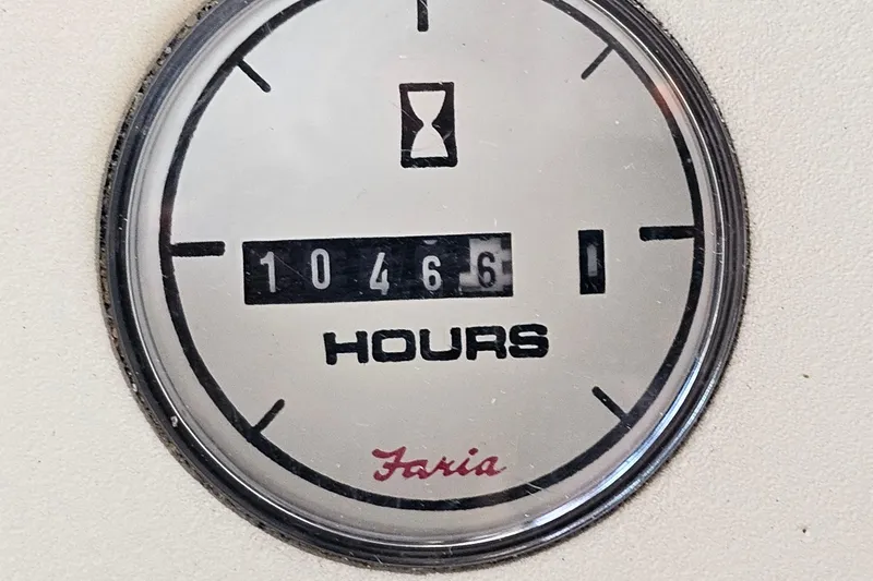 Slide: The Image of Hour meter reading 1046.6 hours on 1996 Cruisers Yachts 3570 Esprit. - 29