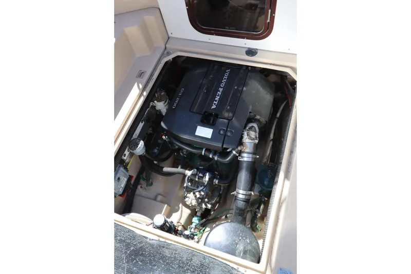 Slide: The Image of Engine compartment of a 2015 Ranger Tugs R-27 with Volvo Penta D3-200 engine. - 40