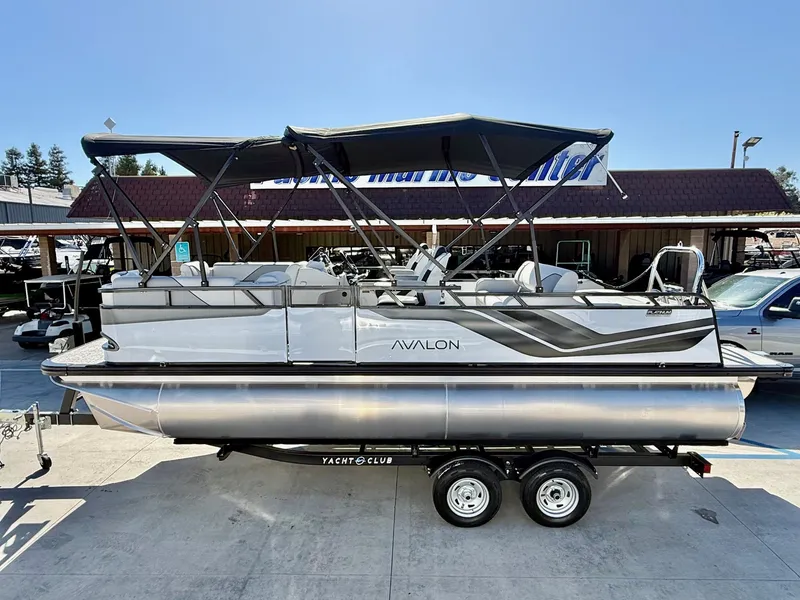 The Image of Avalon Venture 85 Versatile Rear Bench - 21 FT W/ 150HP Mercury! 2026 - 1