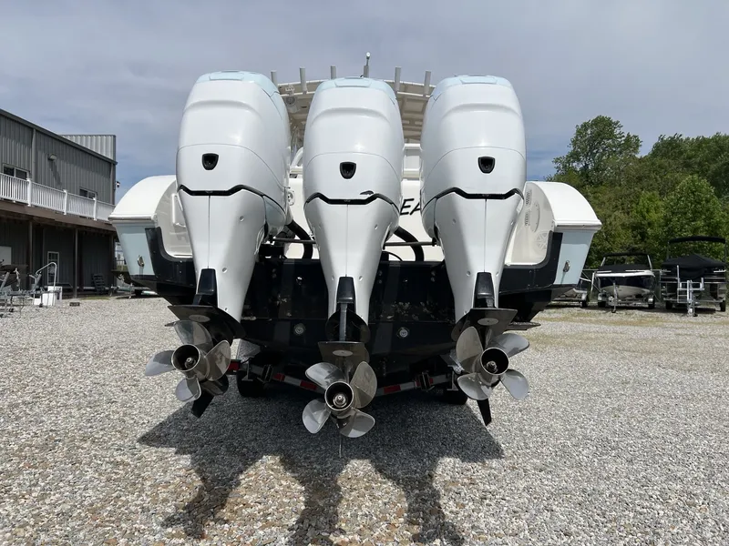 Slide: The Image of Fountain 38 SPORTFISH CRUISER OUTBOARD 2007 - 11