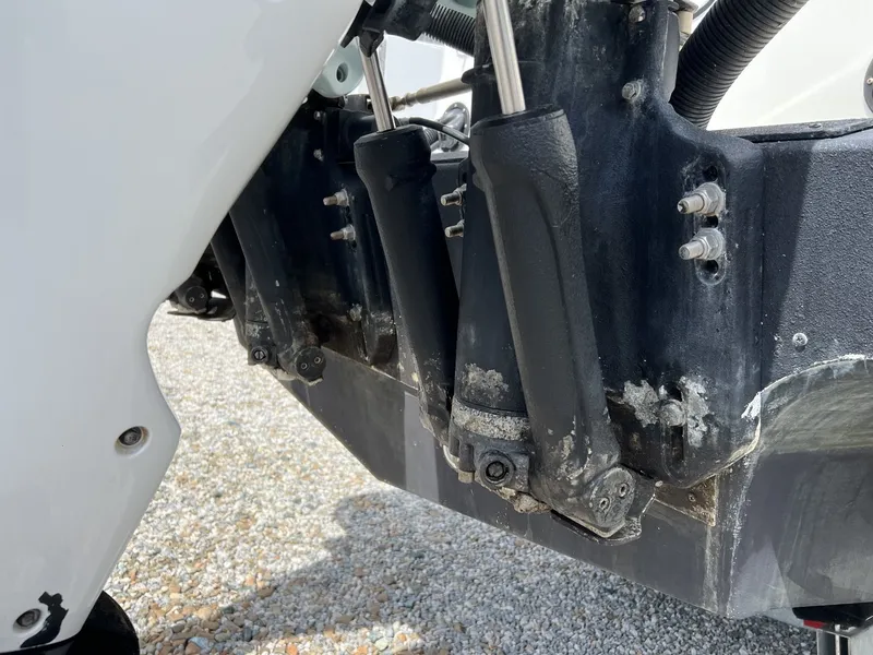 Slide: The Image of Fountain 38 SPORTFISH CRUISER OUTBOARD 2007 - 16