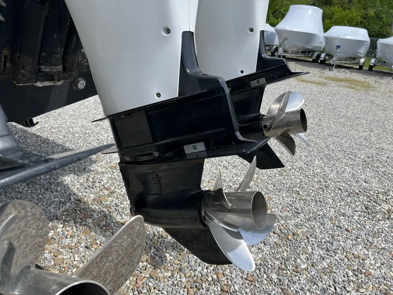 Slide: The Image of Fountain 38 SPORTFISH CRUISER OUTBOARD 2007 - 19