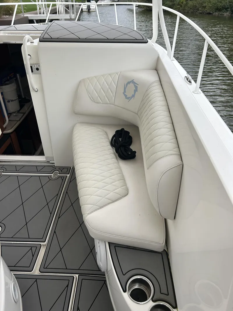 Slide: The Image of Fountain 38 SPORTFISH CRUISER OUTBOARD 2007 - 26