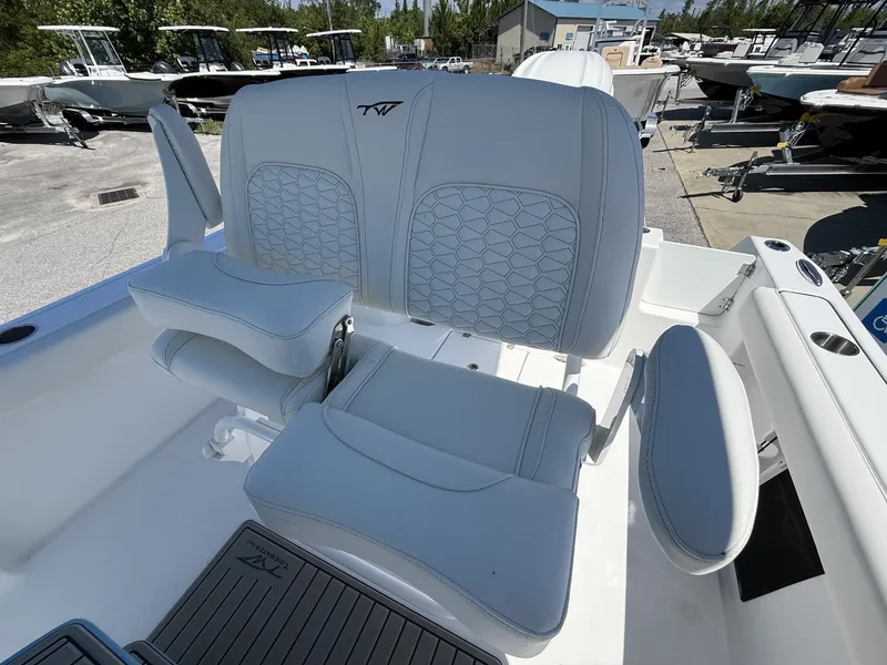 Slide: The Image of Tidewater 232 CC Adventure 2026 - 12