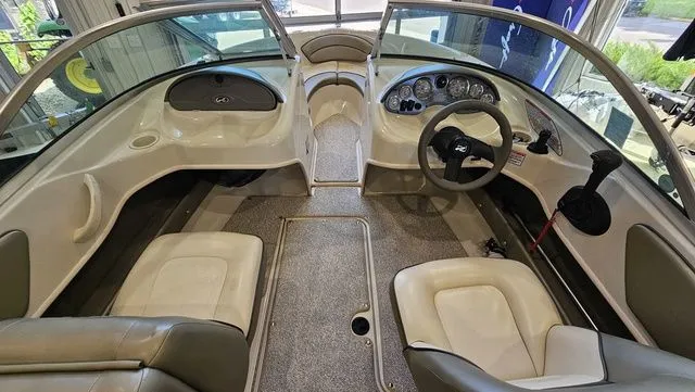 Slide: The Image of Sea Ray 180 Sport 2005 - 10