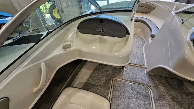Slide: The Image of Sea Ray 180 Sport 2005 - 14
