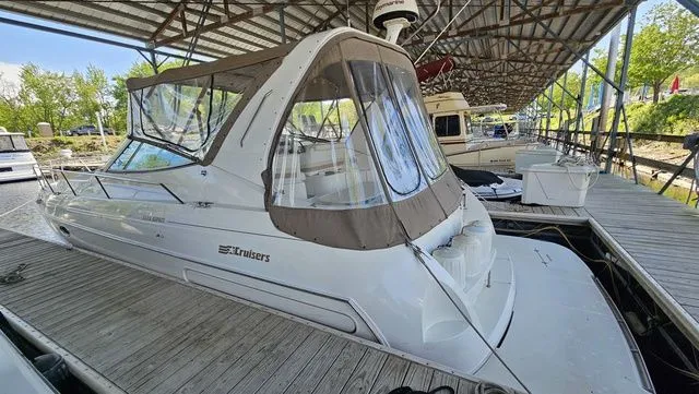 The Image of Cruisers 3570 Esprit 1996 - 1
