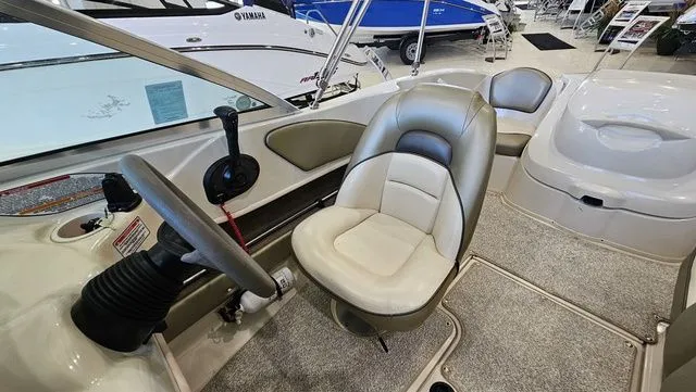 Slide: The Image of Sea Ray 180 Sport 2005 - 12