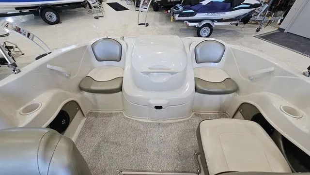 Slide: The Image of Sea Ray 180 Sport 2005 - 8