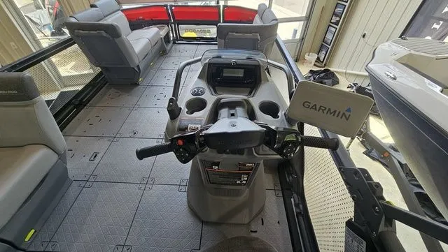 Slide: The Image of Sea-Doo 21 Switch Cruise 2023 - 11