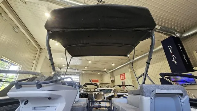 Slide: The Image of Sea-Doo 21 Switch Cruise 2023 - 15