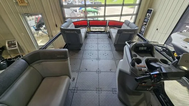 Slide: The Image of Sea-Doo 21 Switch Cruise 2023 - 12