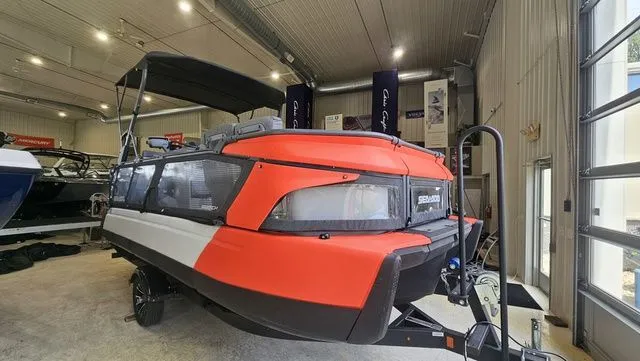 Slide: The Image of Sea-Doo 21 Switch Cruise 2023 - 2