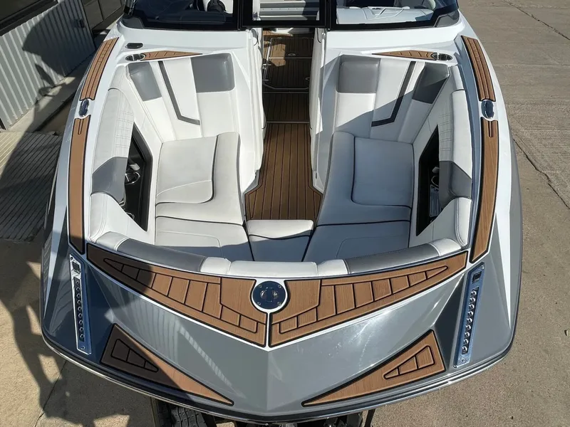 Slide: The Image of Nautique G23 2019 - 13