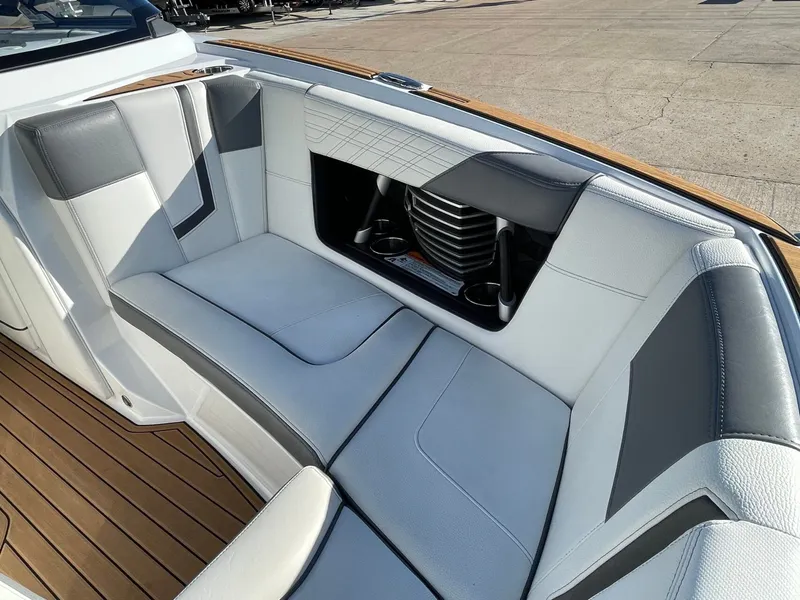 Slide: The Image of Nautique G23 2019 - 15