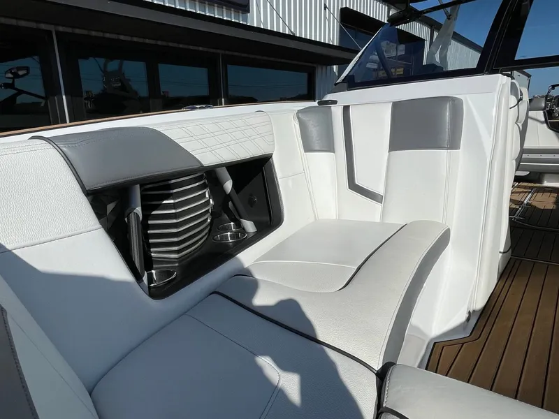 Slide: The Image of Nautique G23 2019 - 16
