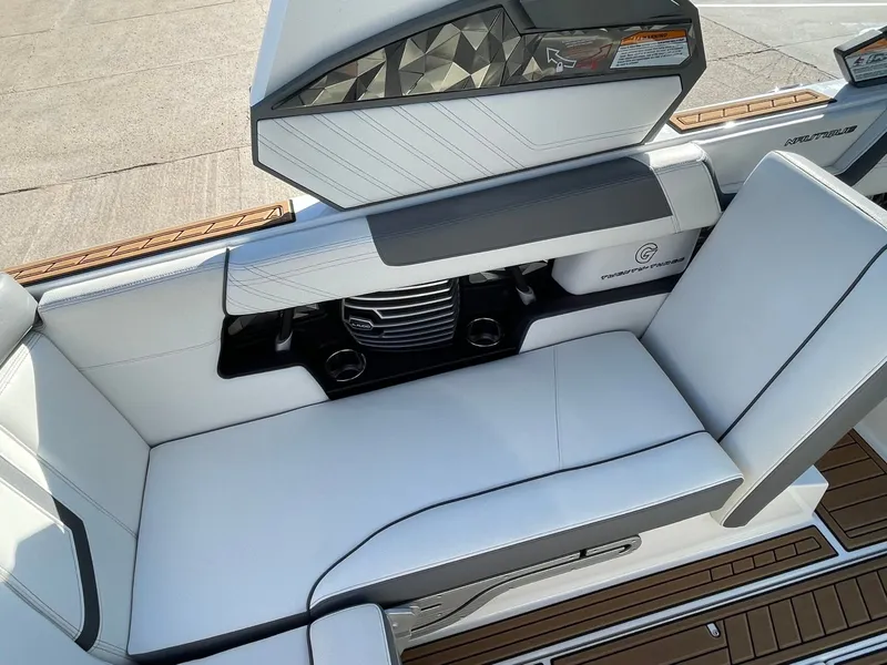 Slide: The Image of Nautique G23 2019 - 24