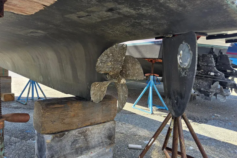 Slide: The Image of Underwater view of Grey Barn Boatworks North Shore 22 propeller, 2010 model, on dry dock. - 19
