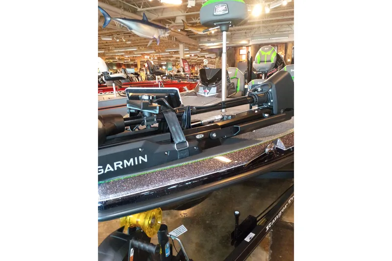 Slide: The Image of 2026 Ranger Z519R Cup-Equipped boat with Garmin technology on display in showroom. - 9