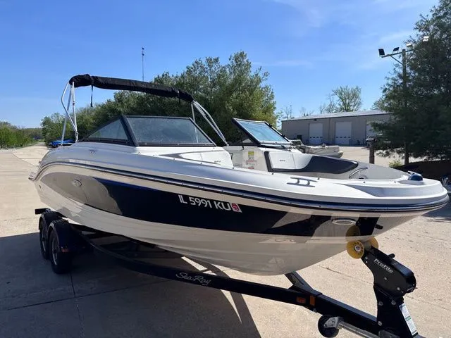 The Image of Sea Ray SPX 210 2016 - 1