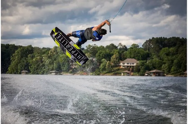 Slide: The Image of Sea Ray SDX 250 2019 - 10