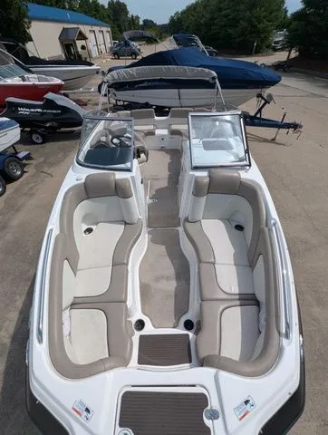 Slide: The Image of Yamaha 242 Limited 2010 - 4