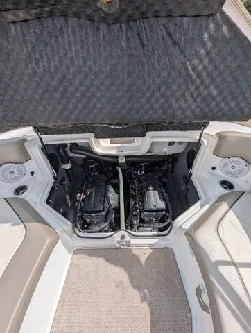 Slide: The Image of Yamaha 242 Limited 2010 - 8