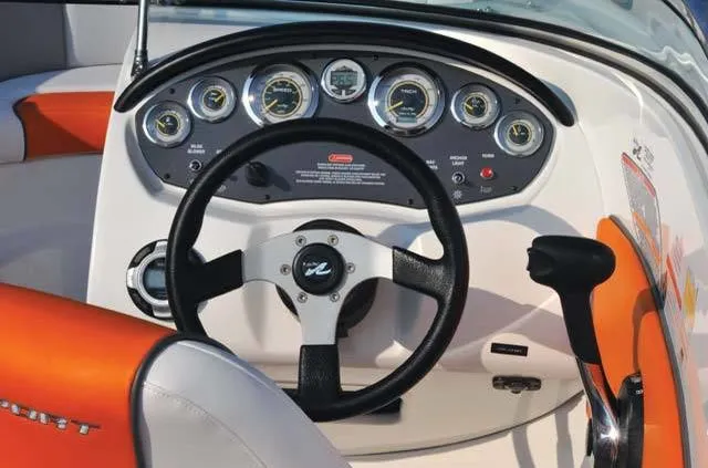 Slide: The Image of Sea Ray 185 Sport 2011 - 4