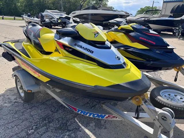 Slide: The Image of Sea-Doo RXT-X 2015 - 3
