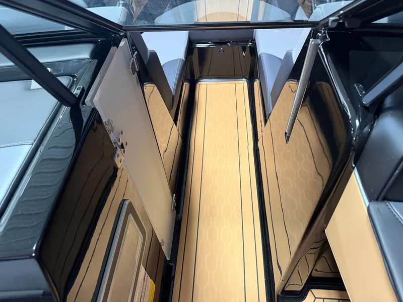 Slide: The Image of MasterCraft XT23 2027 - 74