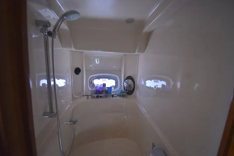 Slide: The Image of Shower in Sea Ray 48 Sundancer 2007 yacht bathroom. - 32