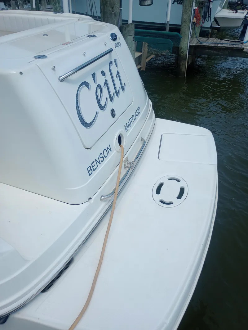 Slide: The Image of Rear view of a 2005 Sea Ray 270 Amberjack in Maryland. - 12