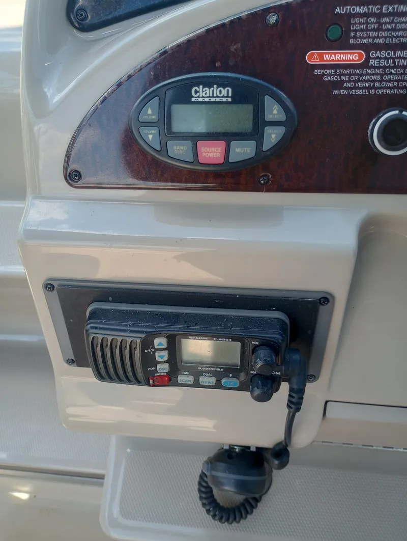 Slide: The Image of Sea Ray 270 Amberjack 2005 console with Clarion control. - 24
