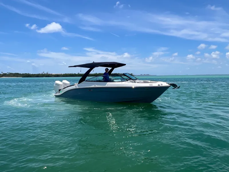 Slide: The Image of Sea Ray SLX 280 Outboard 2026 - 10
