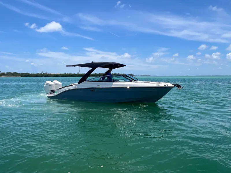Slide: The Image of Sea Ray SLX 280 Outboard 2026 - 11