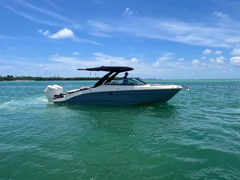 Slide: The Image of Sea Ray SLX 280 Outboard 2026 - 13