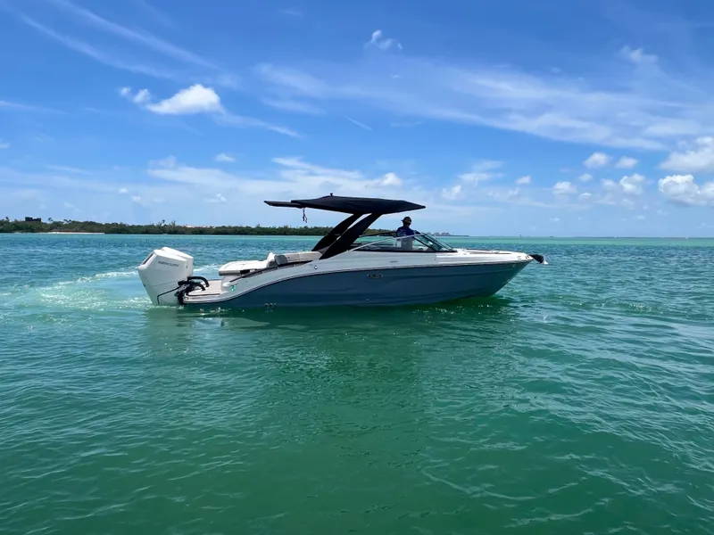 Slide: The Image of Sea Ray SLX 280 Outboard 2026 - 15
