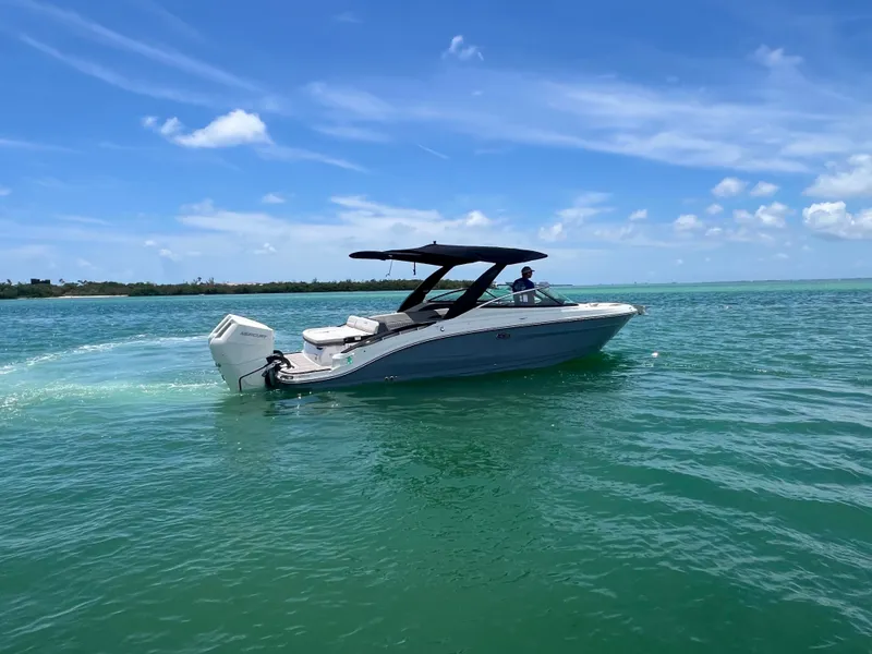Slide: The Image of Sea Ray SLX 280 Outboard 2026 - 16